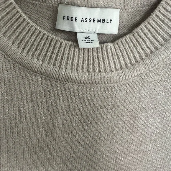 Free Assembly tab tunic sweater - Picture 2 of 2